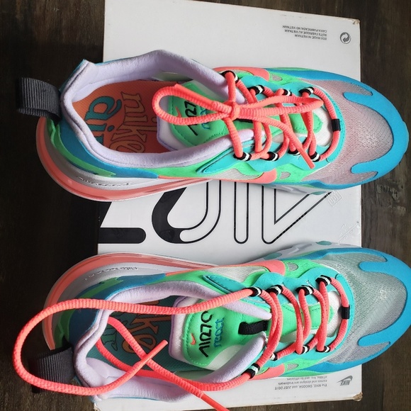 SOLD OUTSIDE OF POSH - Picture 3 of 5